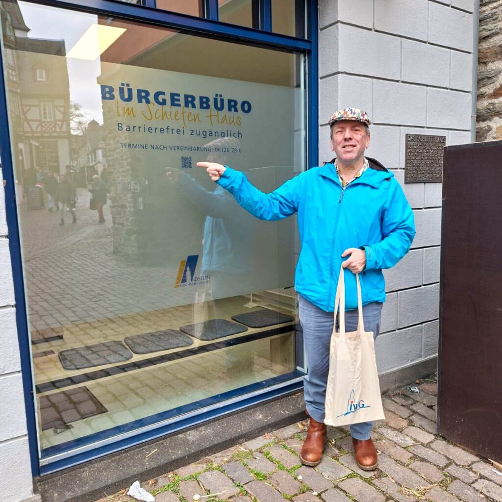Barrierefreier Zugang zum Bürgerbüro im „Schiefen Haus“